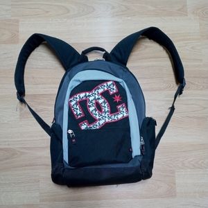 DC Shoe Co USA Skateboarding Backpack with Straps Black Gray White Red